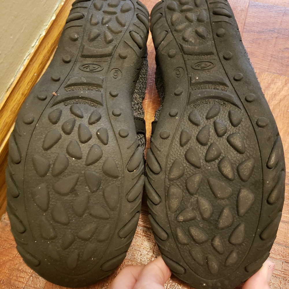 $5 or 3/$12 *BARGAIN BIN* READ DESCRIPTION Athletic Works slip on comfort shoes - Picture 4 of 7